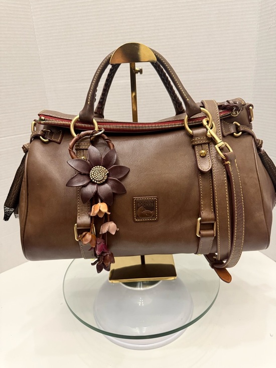 Dooney & Bourke Handbags - Dooney & Bourke XL Satchel